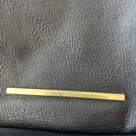 Steve Madden Faux Pebbled Leather Oversized Large Messanger Bag - Picture 9 of 12